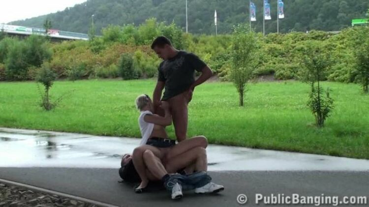 Amateurs - Public Banging 2020-01-09 [updated: 2024-01-09]