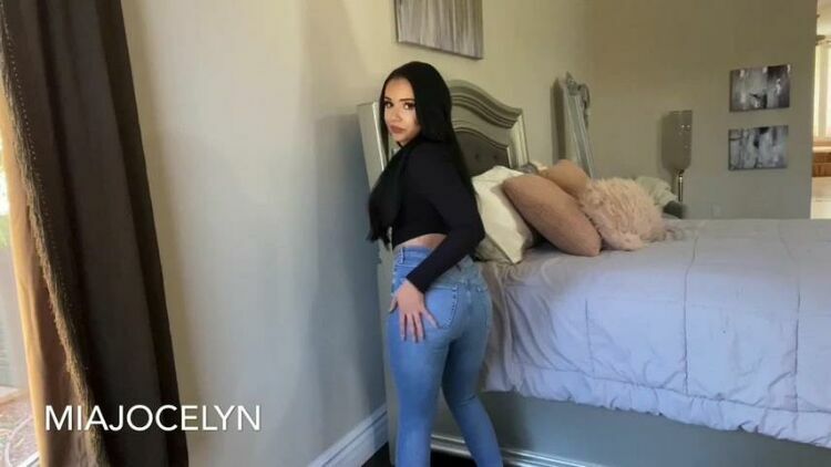 Mia Jocelyn – Jeans Try On [updated: 2024-01-09]