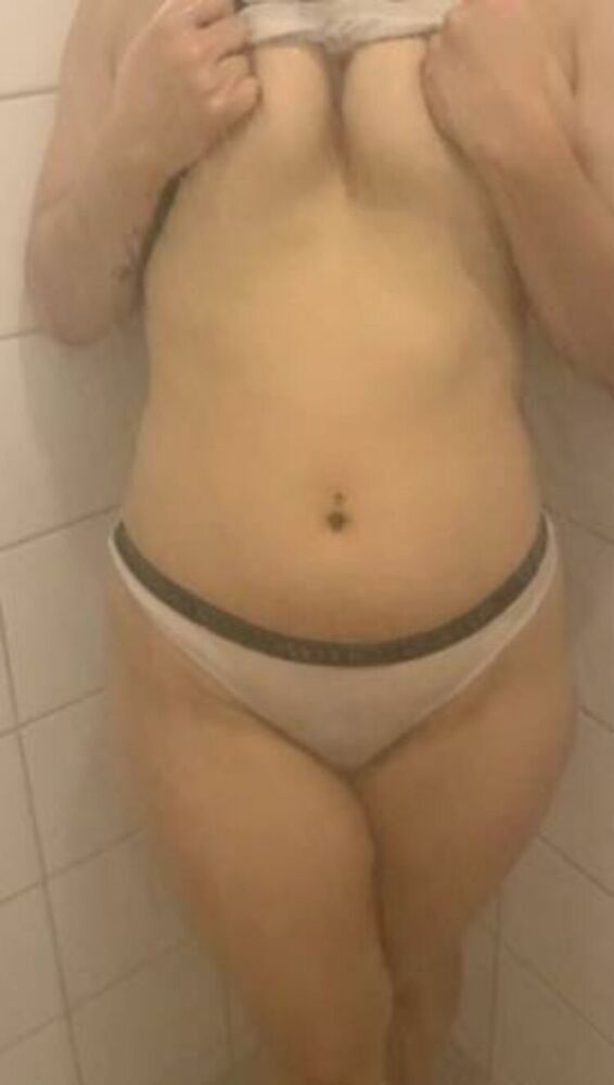 Bella Winters / Onlyfans Bellawinters - might seem a lil silly showering in underwear but i think youll agree its worth it 20-08-2020 - Fetish [updated: 2024-01-12]