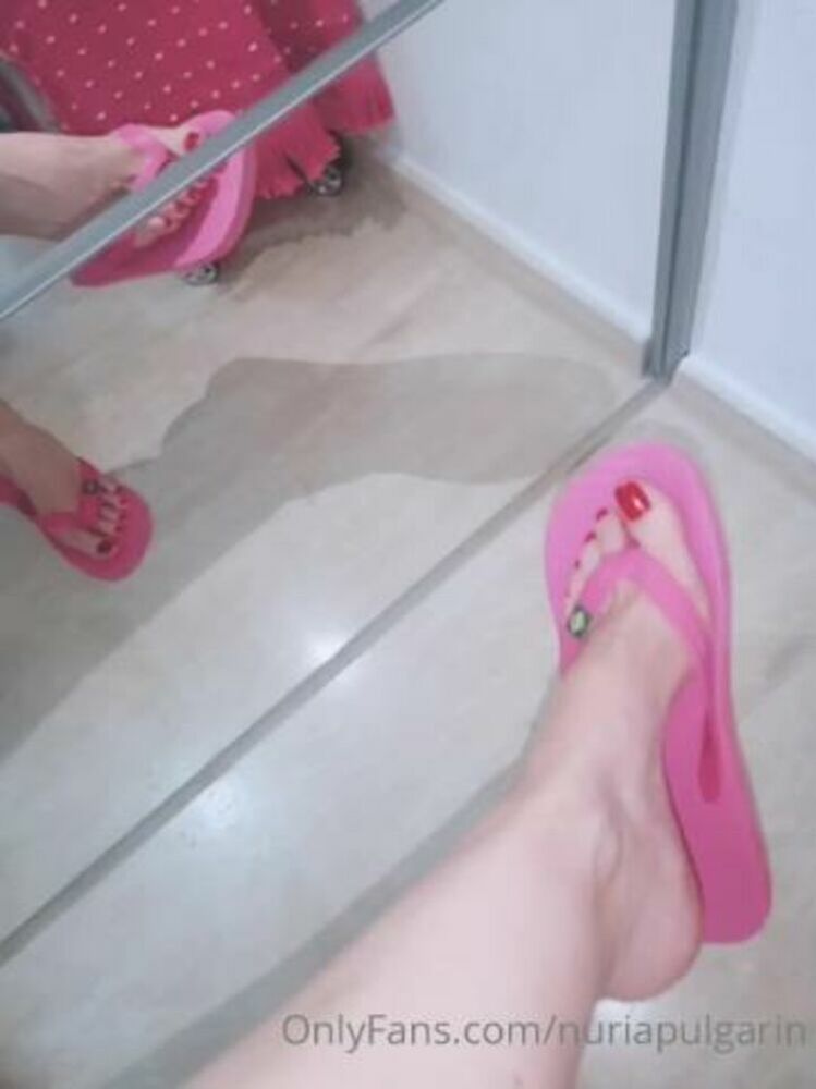 Nuria - feetvampire / Onlyfans Feetvampire - dagling con flip flop por peticin de suscriptor 05-11-2020 - African [updated: 2024-01-12]