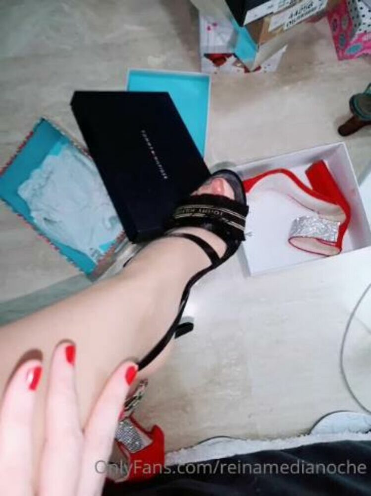 Nuria - feetvampire / Onlyfans Feetvampire 25-03-2021 - African [updated: 2024-01-12]