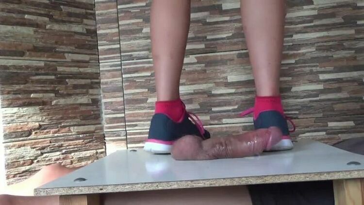 VIPCRUSHER40  — Compilation Cock and Balls under Sneakers on Cockbox [updated: 2024-01-13]