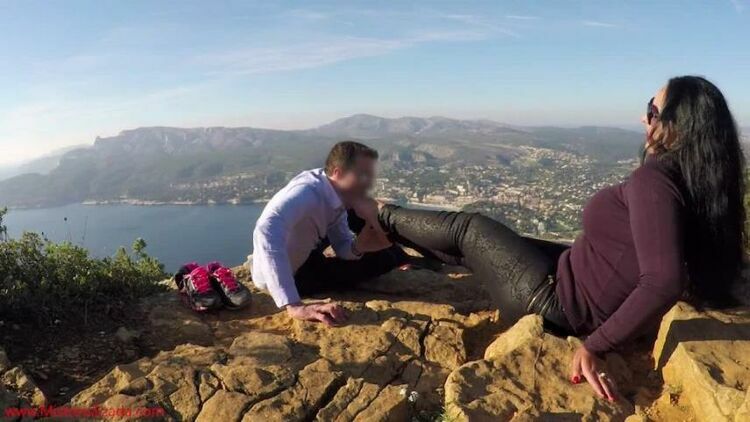 Mistress Ezada Sinn - Public foot massage with a view - HD 720p [updated: 2024-01-18]