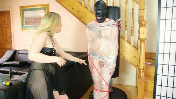 Sophie Shox, Human Ballbusting Punchbag [updated: 2024-01-18]