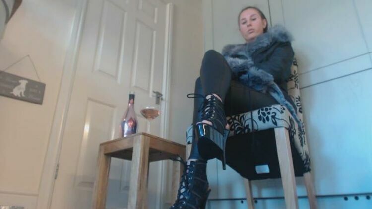 Dominatrix Victoria Black – New Coat – Hypnosis, Findom [updated: 2024-01-19]