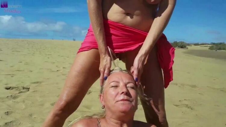 RosellaExtrem - Dirty-Tina und RosellaExtrem, Public am Strand von Maspalomas [updated: 2024-01-19]