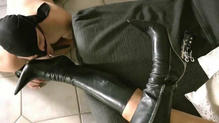 Boot Heel Worship CBT Humiliation – Lady Katharina – Lick My Expensive Stiletto Boots – shoeslicking, Femdom [updated: 2024-01-20]