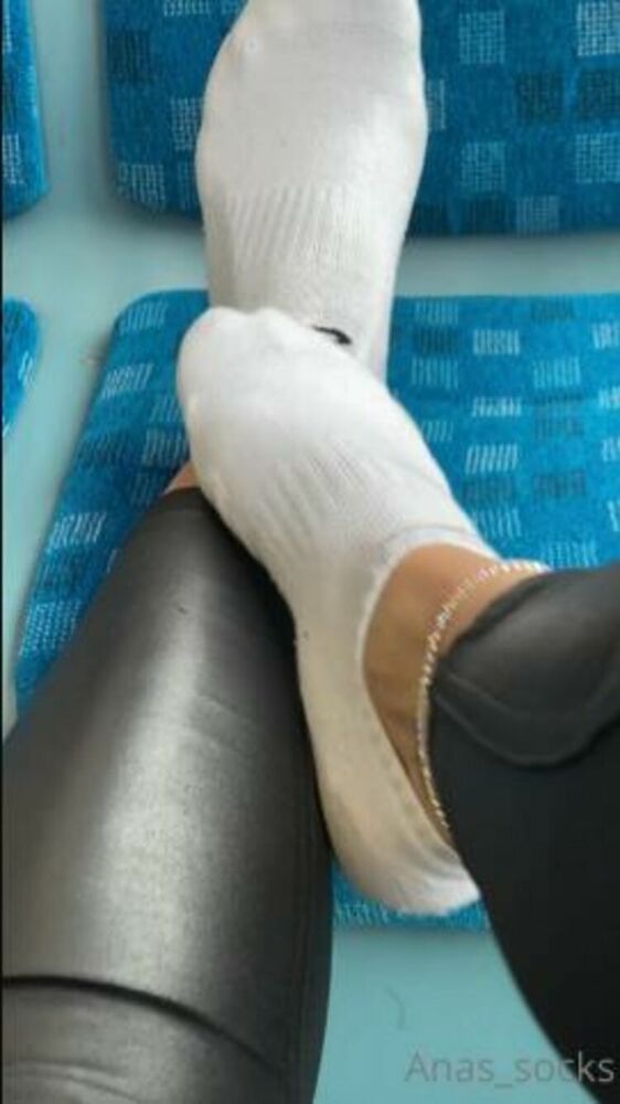 Ana - anas socks / Onlyfans Anassocks - hello from the bus nbsp 21-06-2021 - Fetish [updated: 2024-01-21]