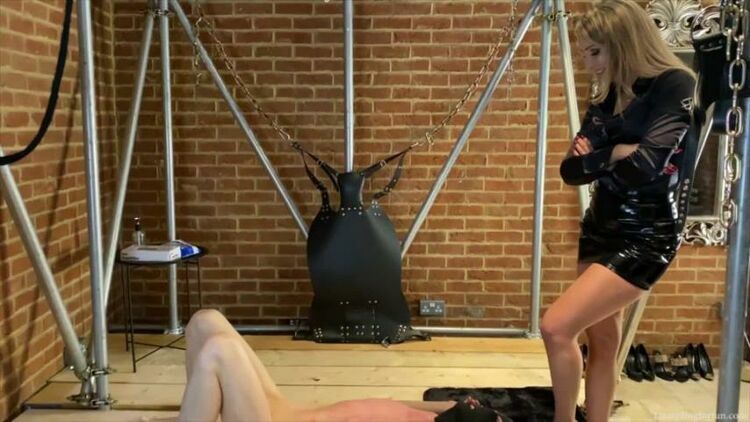 Femdom For Fun – Barefeet Trampling and Jumping by Miss Courtney – Facestanding, Fetish [updated: 2024-01-21]