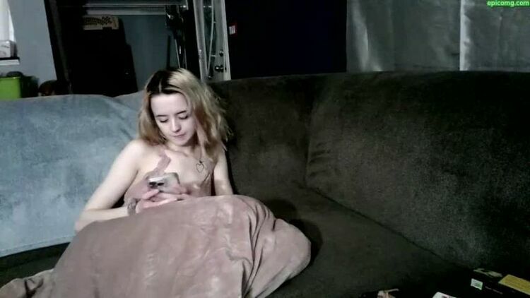 Skinny girl with small tits gets fucked on a couch [updated: 2024-01-25]