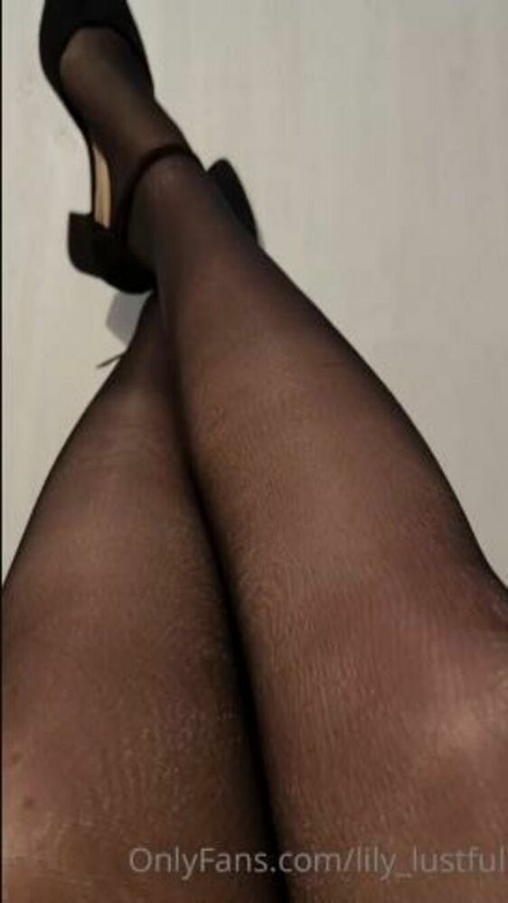 Nylon Lily / Onlyfans Nylonlily - first time layering pantyhose the shine is so amazing i might need to start doing this mo 03-11-2021 - Fetish [updated: 2024-01-26]