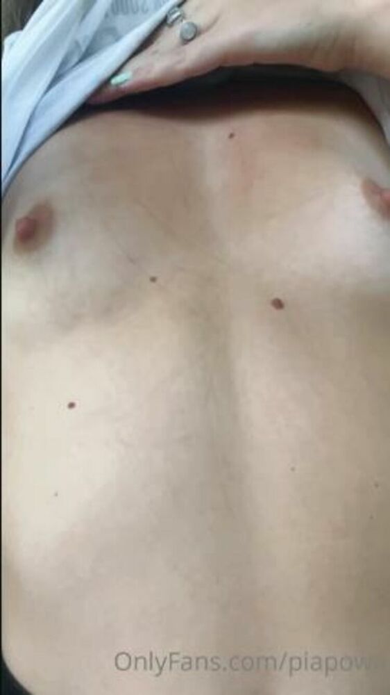 PiaPowa / Onlyfans Piapowa - would you show my tiny tits some love 17-01-2022 - Tiny Tits [updated: 2024-01-26]