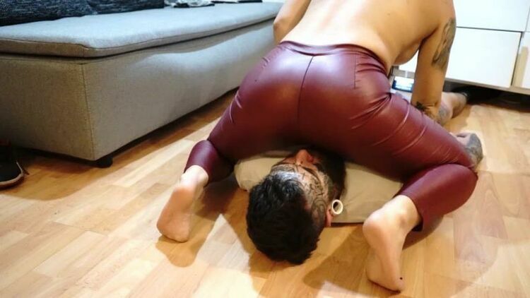 GymBabe – Worship My Leather Pants [updated: 2024-01-27]