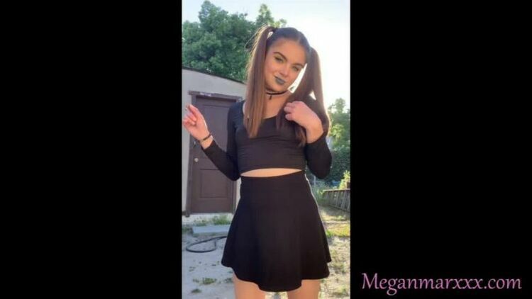 Megan Marx – Goth Teen Smokes and Flashes [updated: 2024-01-28]