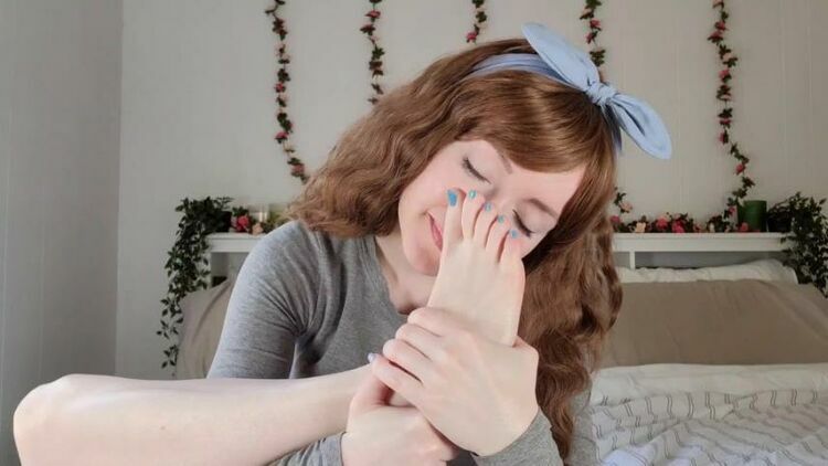 TinyFeetTreat – Reluctant Stepdaughter Gives You Footjob [updated: 2024-01-29]