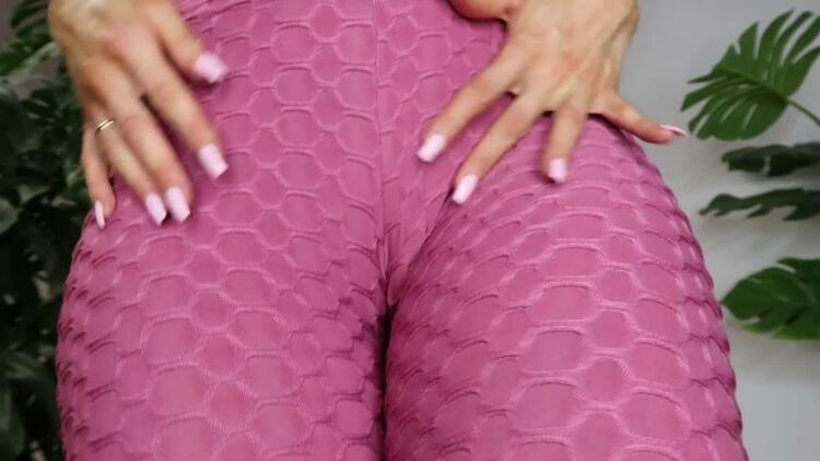 Harley LaVey – Yoga Pants Loser – Femdom Pov, Ass Worship [updated: 2024-01-31]