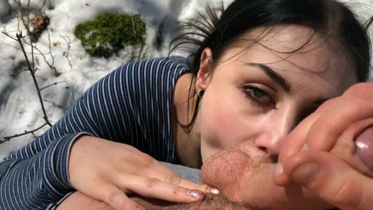 SophiaWolfe – Sucking Cock in the Great Outdoors [updated: 2024-02-02]