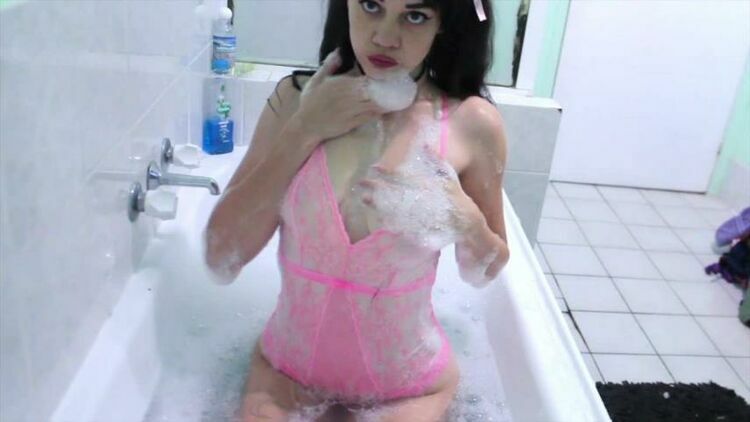 Sunshine Lollipop – Kitten Takes a Bath [updated: 2024-02-04]