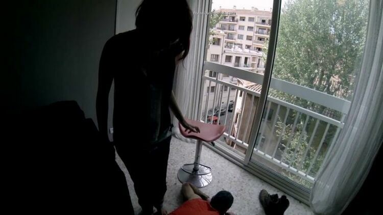 Predatoe - Dom french girl makes a guy to foot worship - FullHD 1080p [updated: 2024-02-11]