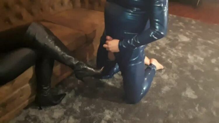 Egypt Mistress Cleopatra Punished Her Pig [updated: 2024-02-13]