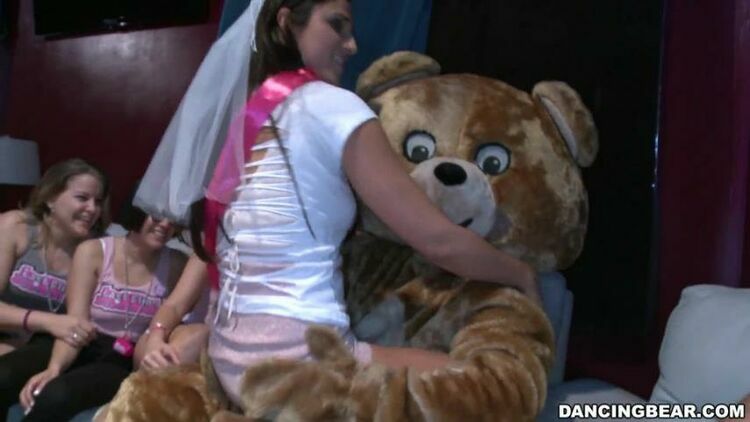 DancingBear - Bachelorette Party Goes Crazy For The Bear! [FullHD 1080p] [updated: 2024-02-14]