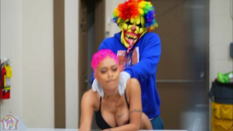 GIbbyTheClown Jasamine Banks Gets Nailed At Laundromat [updated: 2024-02-18]