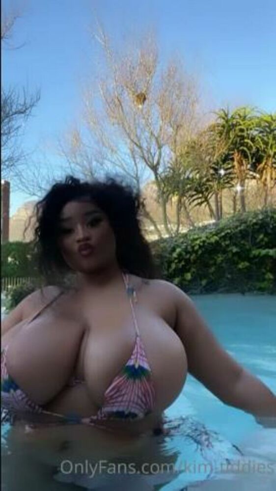 Kim Tiddies / Onlyfans Kim - tiddies - wet day see full clip shortly 27-07-2021 - Wet [updated: 2024-02-18]