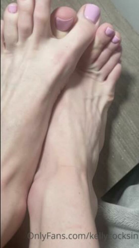 Kellycocksin / Onlyfans - if you dont like big feet keep scrolling 29-10-2021 - Cock [updated: 2024-02-19]