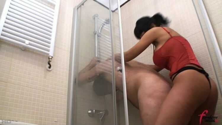 Femdom Insider - Miss Hannah - Shove in the Shower - Strapon Femdom [updated: 2024-02-20]