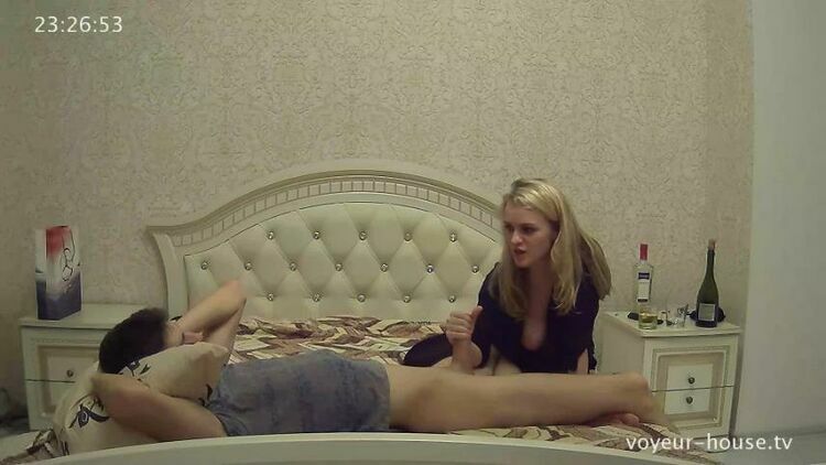 Voyeur-house.tv- Voyeur House-Layla eric playing around.mp4 - k2s.tv [updated: 2024-02-20]