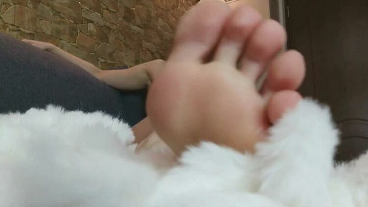 MoneyGoddesss — Fur and Feet [updated: 2024-02-21]