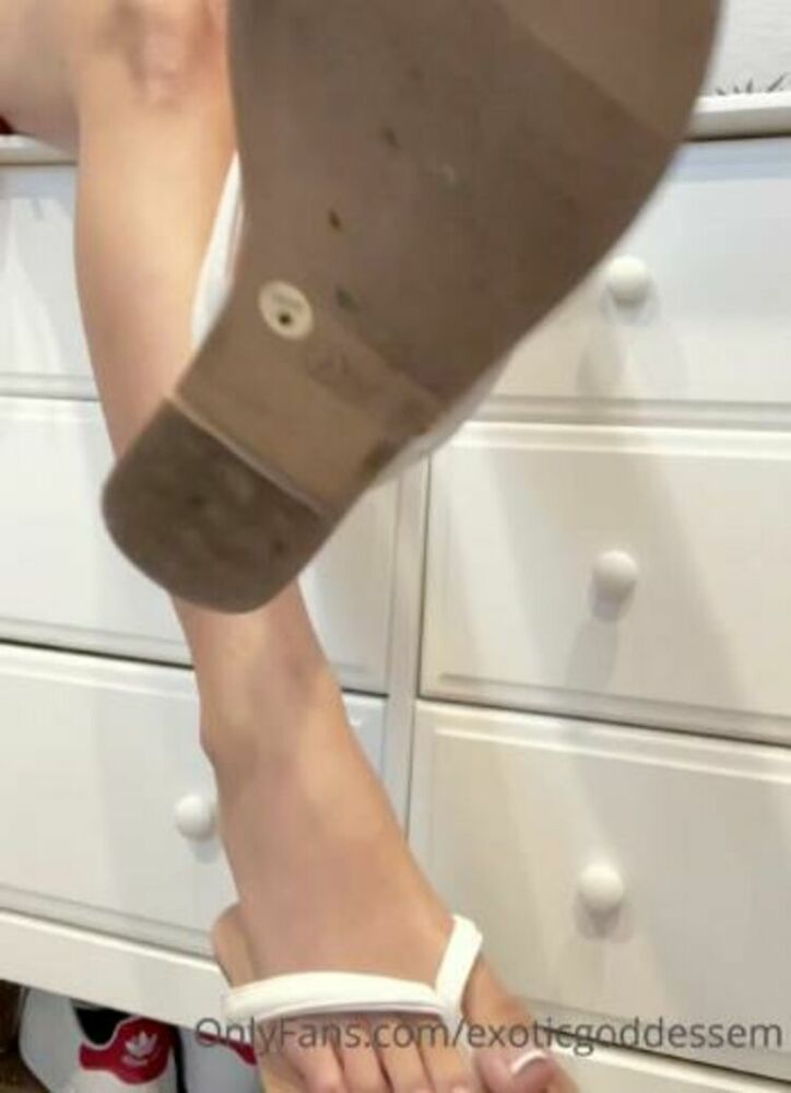 Exoticgoddessem / Onlyfans - the sound of my flip flops slapping my soles drives you insane 03-09-2021 - Goddess [updated: 2024-02-22]