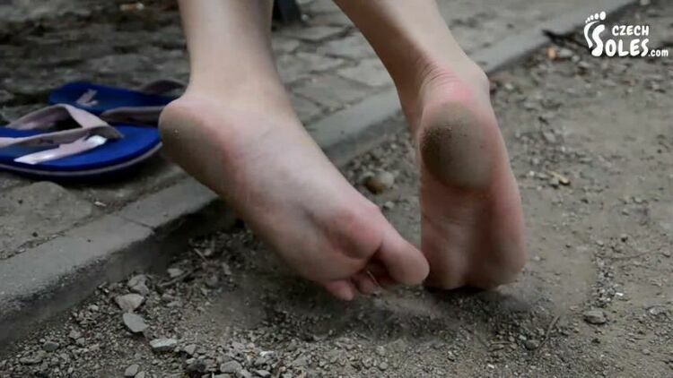 Czech Soles – Barefeet Teasing At Park [updated: 2024-03-04]