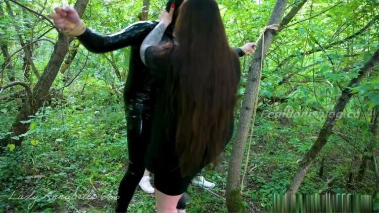 LadyAnnabelle666 - Triple ballbusting in the woods - FullHD 1080p [updated: 2024-03-07]