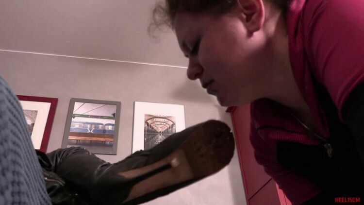 heel15cm (2021) slave licking mistress feet – Slave’s dirty tongue. Starring Goddess Alice [updated: 2024-03-09]