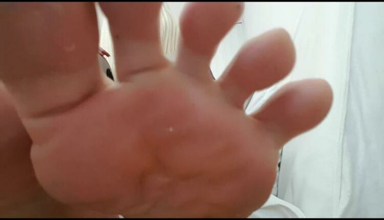 Goddess Natalie — Entranced by my dirty feet [updated: 2024-03-22]