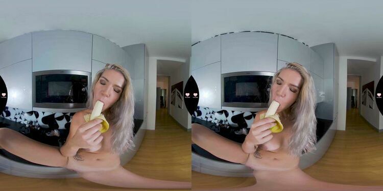 Danielle Fox Hungry for the Banana - [LustReality.com] (UltraHD 4K 3072p) [updated: 2024-03-26]