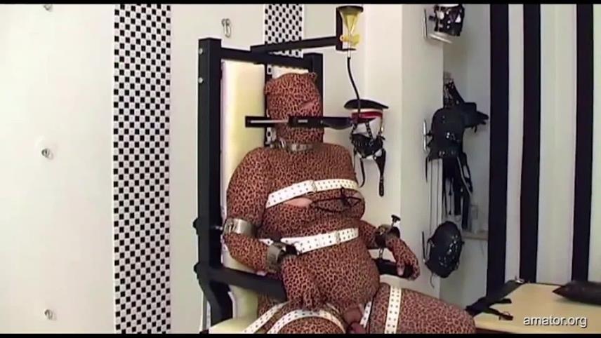 Bizarrlady Lara, Rubber Slave starring in video ‘Lady Lara – Missbraucht Part 1 – 3’ of ‘Amator’ studio [updated: 2024-04-05]