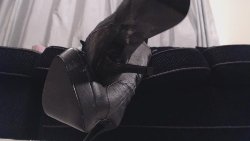 Dominatrix Victoria Black – 2000 Dollars For These Worn Boots Loser [updated: 2024-04-06]