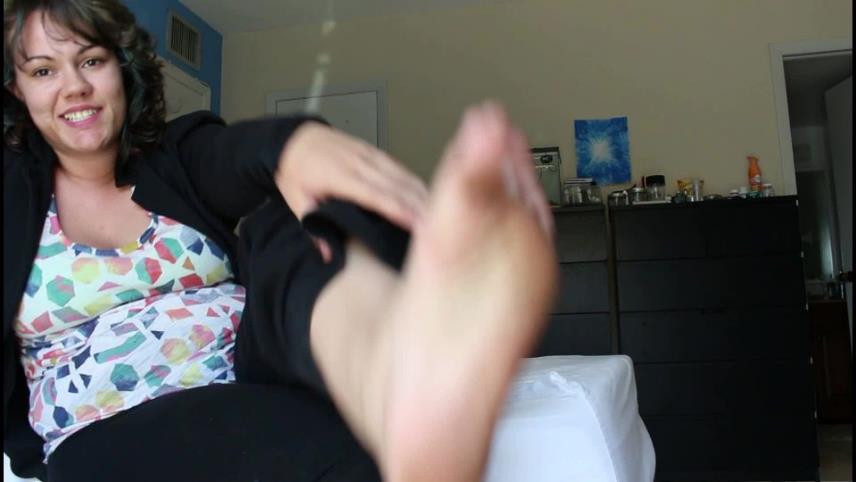 Lucy Skye — Dirty Feet For Dumb Sub [updated: 2024-04-06]