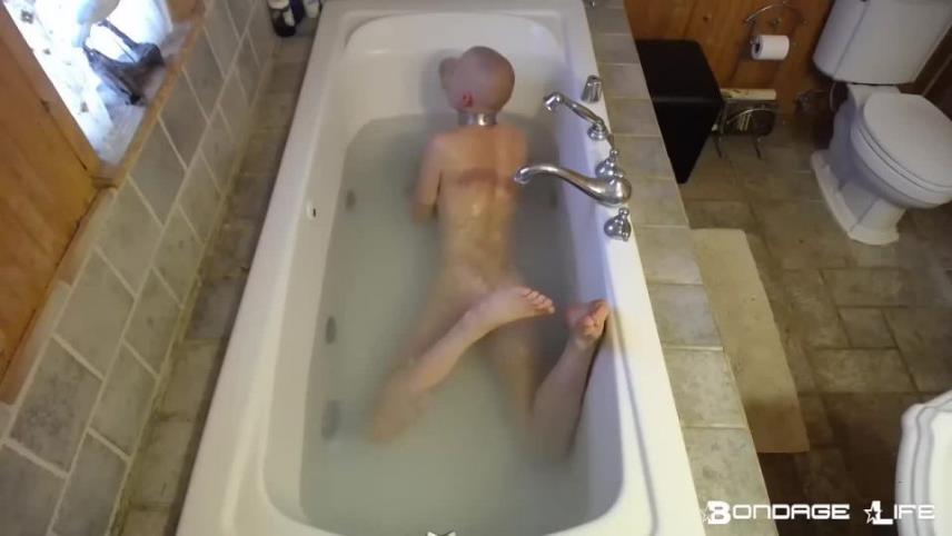 BondageLife - Dildo Training (Bath Edition) - Rachel Greyhound [updated: 2024-04-07]