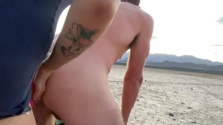 Clips4sale: Pegging in the Middle of the Desert [updated: 2024-04-08]