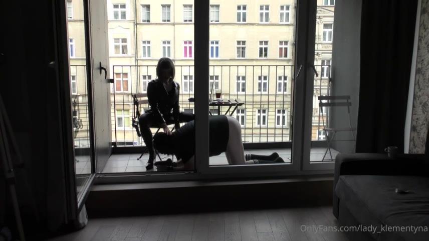 Lady Klementyna: Balcony is a public place here or if you eat [updated: 2024-04-10]