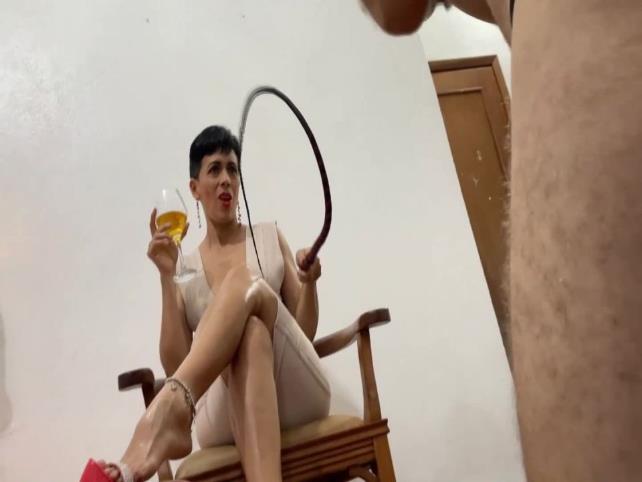 Latin Beauties in High Heels — Goddess Milah — AFQ The Worship of the Dangling [updated: 2024-04-10]