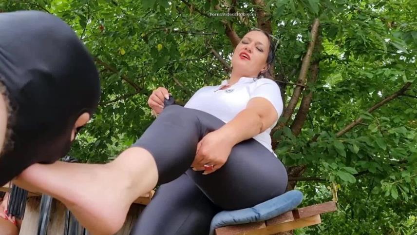 Goddess Andreea: The Servant Of Our Boots [updated: 2024-04-10]