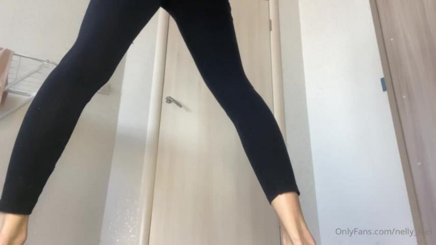 NELLY GIANTESS  — Tiny Man Can Watch My Morning Exercises [updated: 2024-04-11]