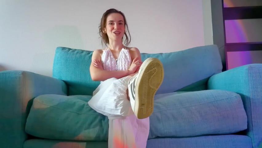 GoddessMayHere – Secret Sneaker Admirer [updated: 2024-04-20]