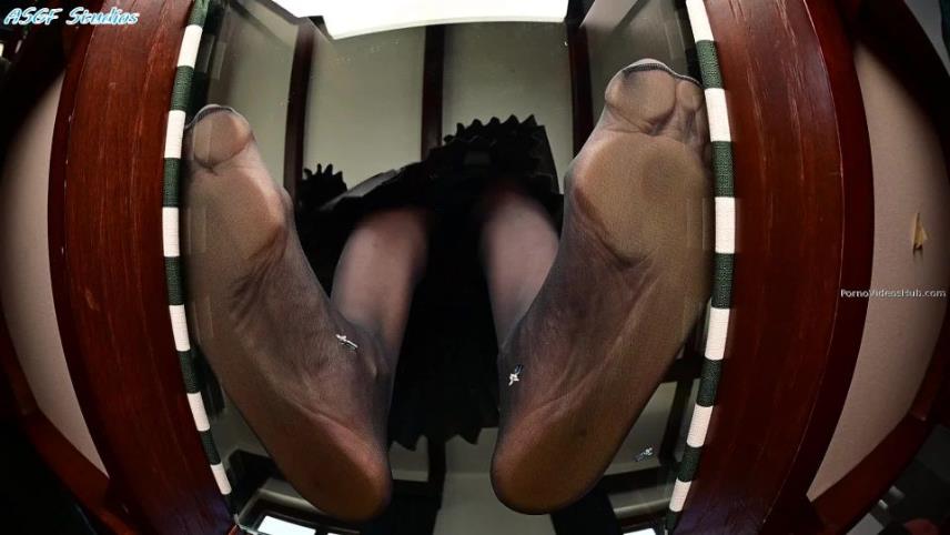 Amateur soles giantess and footjobs: Moody Milf pantyhose crush Pt 2 [updated: 2024-04-21]