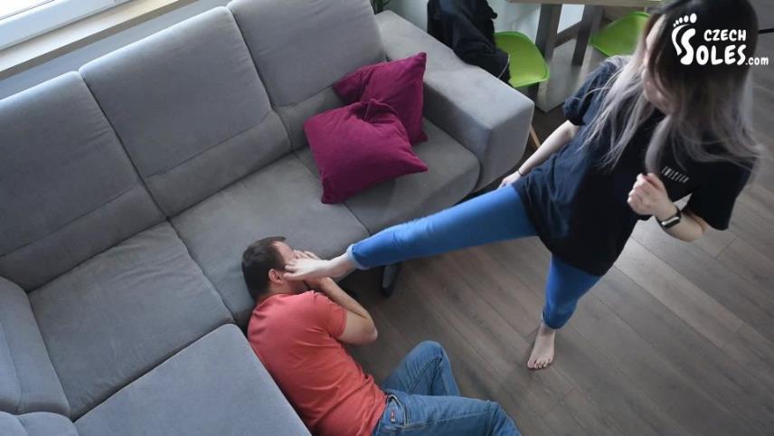 Czech Soles - Small Asian Girl Gives A Sassy Robber His First Karate Lesson [updated: 2024-04-22]