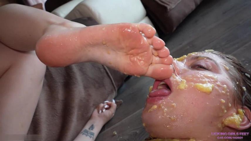 Licking Girls Feet - Valeria - I Know You Like To Eat Dirt What About Bananas - FullHD 1080p [updated: 2024-04-30]